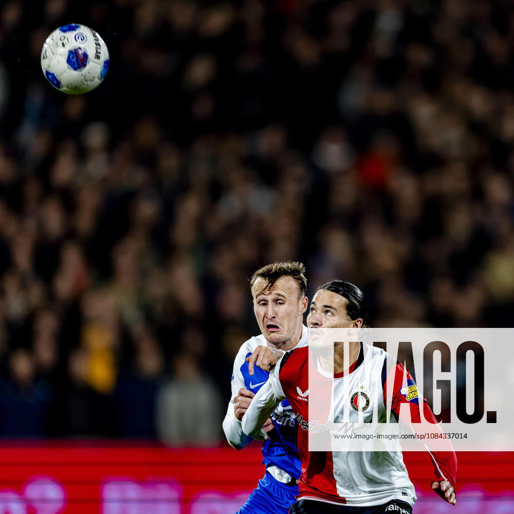 ROTTERDAM AZ Alkmaar midfielder Peer Koopmeiners, SC Feyenoord Rotterdam forward Anis Hadj Moussa during the Vriendenloterij Eredivisie match between Feyenoord and AZ at De Kuip on October 10, 2026, in Rotterdam, the Netherlands. Photo by DeFodi Images