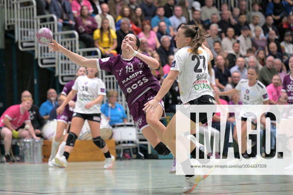 Santina Sabatnig of TusSies Metzingen, age 18, taking a shot on goal against Julia Maidhof of SCM Ramnicu Valcea, 27 TusSies Metzingen vs. SCM Ramnicu Valcea, Handball, EHF, Europa League Qualification Second Leg, 2026–2027 Season, October 10, 2026, TusSies Metzingen vs. SCM Ramnicu Valcea, Handball, EHF, Europa League Qualification Second Leg, 2026–2027 Season, October 10, 2026, Metzingen