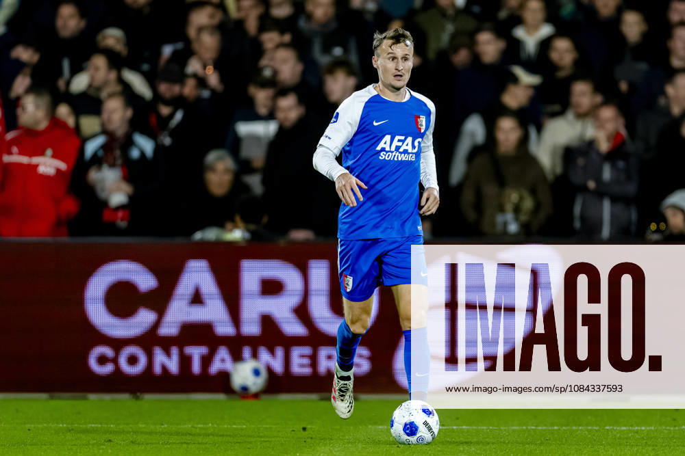 ROTTERDAM AZ Alkmaar midfielder Peer Koopmeiners during the Vriendenloterij Eredivisie match between Feyenoord and AZ at De Kuip on October 10, 2026, in Rotterdam, Netherlands. Photo by DeFodi Images