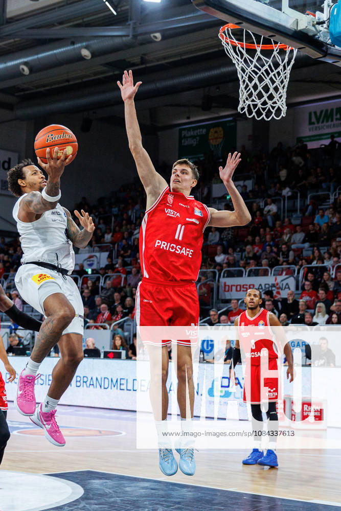 Trevon Scott, BMA365 Bamberg Baskets, 13; DeLonnie Hunt, Syntainics MBC, 03; Richard Balint, BMA365 Bamberg Baskets, 11; BMA365 Bamberg Baskets vs. Syntainics MBC, Basketball, easyCredit BBL, Matchday 5, October 10, 2026 BMA365 Bamberg Baskets vs. Syntainics MBC, Basketball, easyCredit BBL, Matchday 5, October 10, 2026 Bamberg