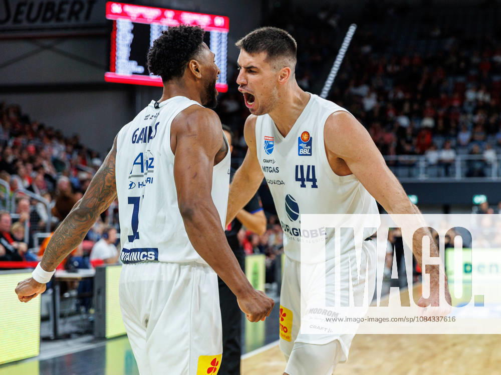 Anthony Gaines (Syntainics MBC), 11, Jure Planinic (Syntainics MBC), 44, celebrating, celebration, positive emotions, positive emotion, BMA365 Bamberg Baskets vs. Syntainics MBC, basketball, easyCredit BBL, Matchday 5, October 10, 2026, BMA365 Bamberg Baskets vs. Syntainics MBC, basketball, easyCredit BBL, Matchday 5, October 10, 2026, Bamberg