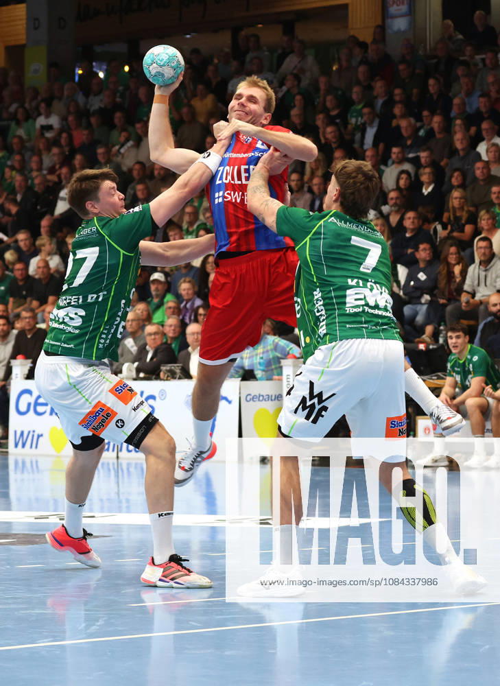 Germany, Göppingen, Opel HBL Bundesliga Handball, FRISCH AUF Göppingen vs. SG BBM Bietigheim, from left: Oskar Sunnefeldt (FAG), Mathias Larson (BBM), Viktor Klöve (FAG)