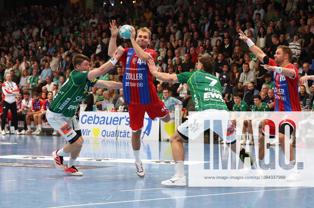 Germany, Göppingen, Opel HBL Bundesliga Handball, FRISCH AUF Göppingen vs. SG BBM Bietigheim, from left: Oskar Sunnefeldt (FAG), Mathias Larson (BBM), Viktor Klöve (FAG), Fabian Wiederstein (BBM)