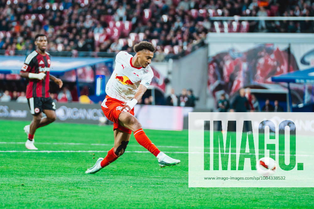 Tidiam Gomis (RB Leipzig, 27) scores RB Leipzig vs Eintracht Frankfurt, Bundesliga, Germany, Football, 26 27, GER, Leipzig, Red Bull Arena Stadium DFL regulations prohibit any use of photographs as image sequences and or quasi-video.DFL regulations prohibit any use of photographs as image sequences and or quasi-video. Leipzig Red Bull Arena, Leipzig Sachsen GER