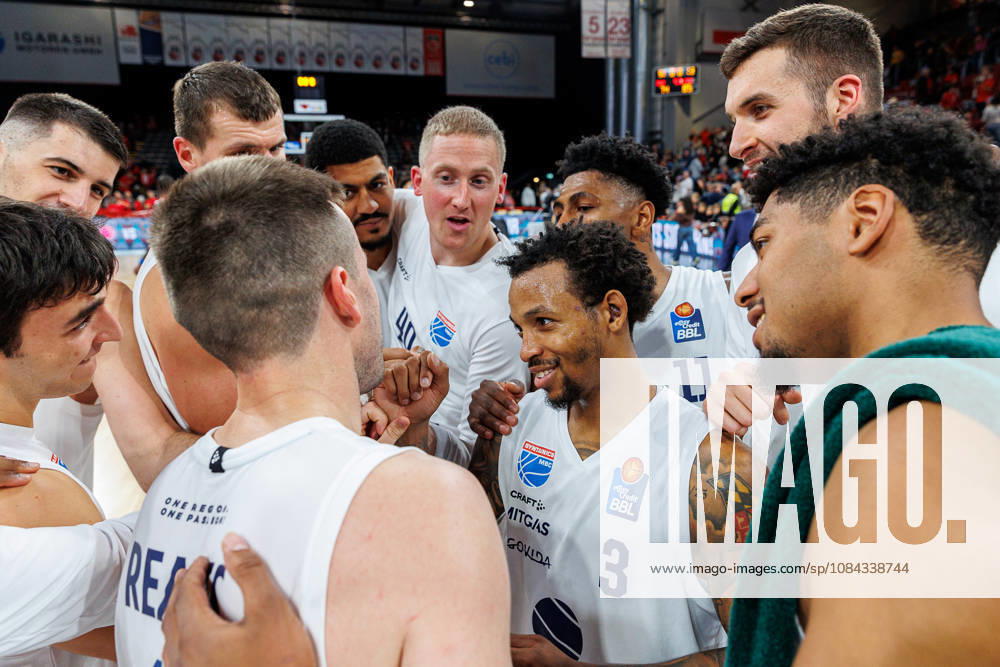 Team, squad, cheering, celebration, positive emotions, positive emotion, end of the game, BMA365 Bamberg Baskets vs. Syntainics MBC, basketball, easyCredit BBL, Matchday 5, October 10, 2026 BMA365 Bamberg Baskets vs. Syntainics MBC, basketball, easyCredit BBL, Matchday 5, October 10, 2026 Bamberg