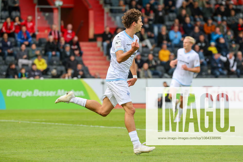 Lovis Bierschenk, SV Waldhof Mannheim, 7, scorer of the 1-1 goal, goal and goal celebration, gestures, joy, emotions; Soccer 3rd Division, Matchday 8, SG Sonnenhof Großaspach vs. SV Waldhof Mannheim on October 10, 2026, at the WIRmachenDRUCK Arena in Aspach Großaspach, Germany; Aspach Großaspach, WIRmachenDRUCK Arena, Germany
