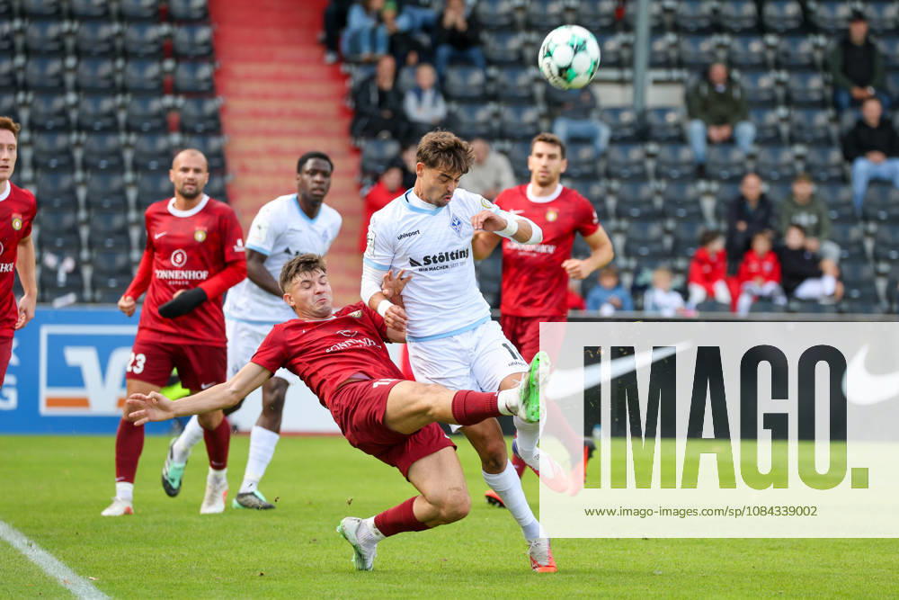 Antonis Aidonis (SG Sonnenhof Großaspach, No. 15) in a tackle with Masca (SV Waldhof Mannheim, No. 11) – Soccer 3rd Division, Matchday 8, SG Sonnenhof Großaspach vs. SV Waldhof Mannheim on October 10, 2026, at the WIRmachenDRUCK Arena in Aspach Großaspach, Germany; Aspach Großaspach, WIRmachenDRUCK Arena, Germany