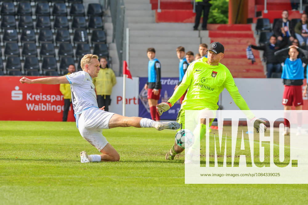 Julian Rieckmann, SV Waldhof Mannheim, 21; Maximilian Reule, SG Sonnenhof Großaspach, 1 Soccer 3rd Division, Matchday 8, SG Sonnenhof Großaspach vs. SV Waldhof Mannheim on October 10, 2026, at the WIRmachenDRUCK Arena in Aspach Großaspach, Germany; Aspach Großaspach WIRmachenDRUCK Arena, Germany