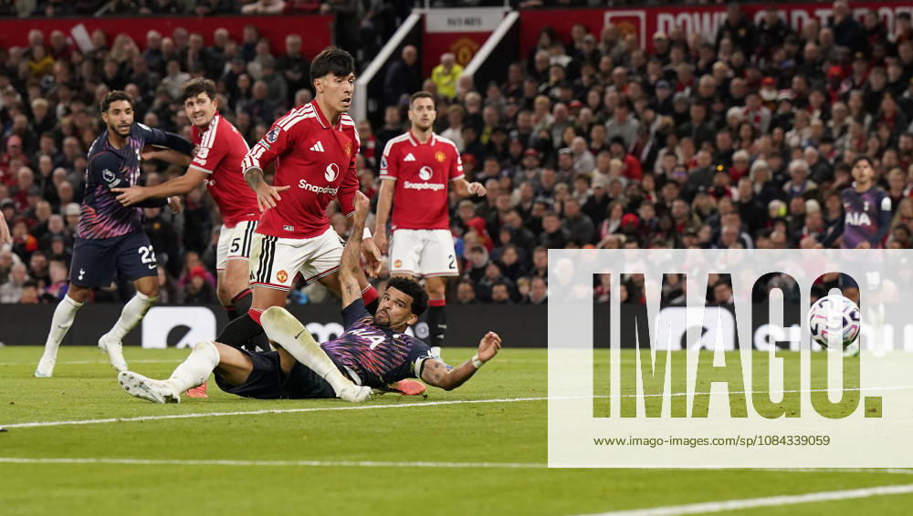 Manchester, England, 10th October 2026. Dominic Solanke of Tottenham Hotspur scores during the Manchester United, ManU vs Tottenham Hotspur Premier League match at Old Trafford, Manchester. Picture credit should read: Andrew Yates Sportimage . SPI_047_AY_MANUTD_SPURS SPI-5058-0047