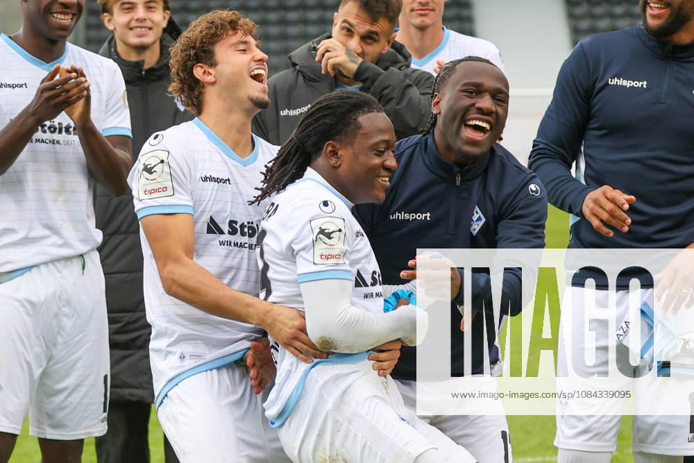 From left: Lovis Bierschenk, SV Waldhof Mannheim, 7; Nolan Muteba N Tumba, SV Waldhof Mannheim, 29; Darnell Keumo, SV Waldhof Mannheim, 17; Celebrating the 1-5 victory in the 3rd Division, Matchday 8, SG Sonnenhof Großaspach vs. SV Waldhof Mannheim on October 10, 2026, at the WIRmachenDRUCK Arena in Aspach Großaspach, Germany; Aspach Großaspach, WIRmachenDRUCK Arena, Germany