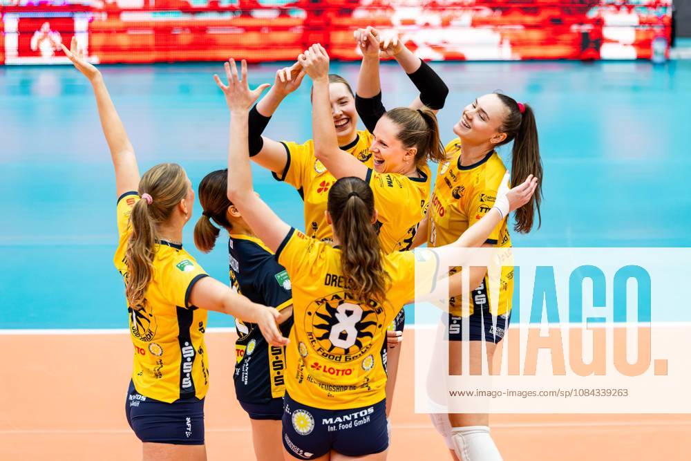 GER, Volleyball, Dekra 1st Division, Women, 2026–2027 Season, Regular Season, VfB Suhl Lotto Thuringia Skurios Volleys Borken Lara Nagels VfB Suhl Lotto Thuringia celebrates with their team after a 3–0 home win against Skurios Volleys Borken 98527 Suhl Wolfsgrube Sports Hall Thuringia Germany