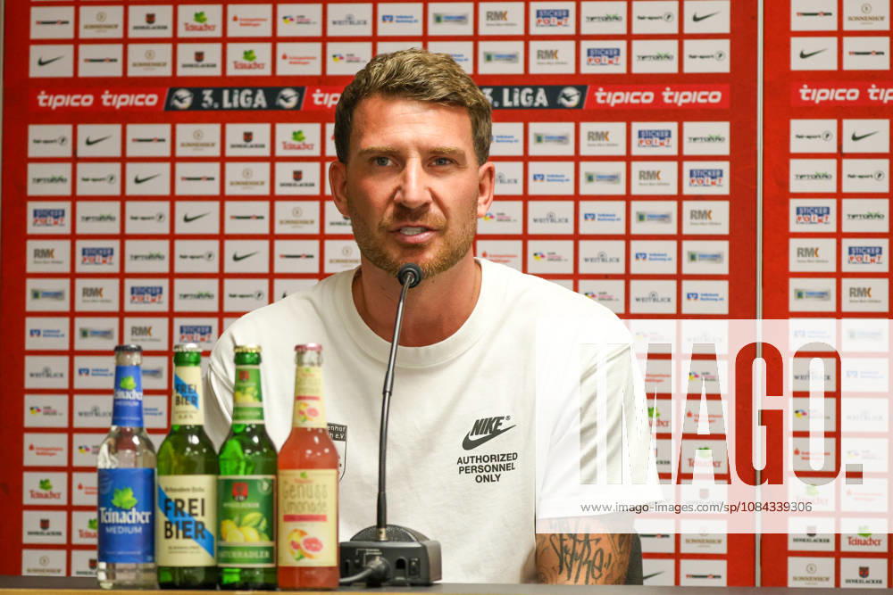 Pascal Reinhardt, Head Coach of SG Sonnenhof Großaspach, Post-Match Press Conference: Soccer 3rd Division, Matchday 8, SG Sonnenhof Großaspach vs. SV Waldhof Mannheim on October 10, 2026, at the WIRmachenDRUCK Arena in Aspach Großaspach, Germany; Aspach Großaspach, WIRmachenDRUCK Arena, Germany