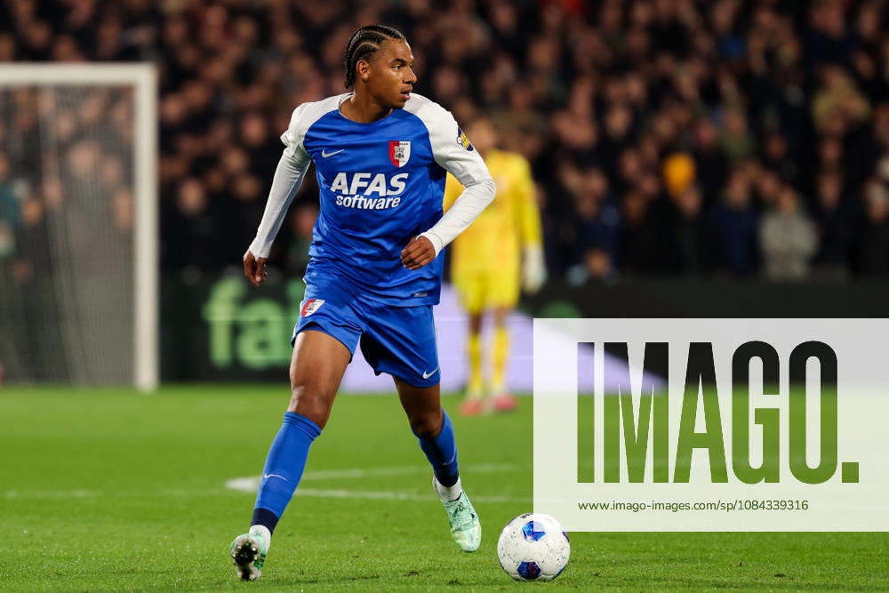 2026-10-10 Feyenoord v AZ Alkmaar - Dutch Eredivisie ROTTERDAM, NETHERLANDS - OCTOBER 10: Calvin Stengs of AZ Alkmaar runs with the ball during the Dutch Eredivisie match between Feyenoord and AZ Alkmaar at Stadion Feijenoord on October 10, 2026 in Rotterdam, Netherlands. Rotterdam Stadion Feijenoord Netherlands Content not available for redistribution in The Netherlands directly or indirectly through any third parties.
