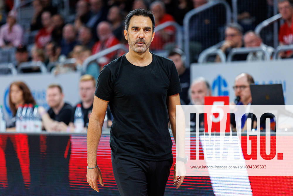 Jesus Ramirez, BMA365 Bamberg Baskets, Coach, single image, single photo, portrait, disappointed, disappointment, negative emotions, negative emotion, BMA365 Bamberg Baskets vs. Syntainics MBC, basketball, easyCredit BBL, Matchday 5, October 10, 2026 BMA365 Bamberg Baskets vs. Syntainics MBC, basketball, easyCredit BBL, Matchday 5, October 10, 2026 Bamberg