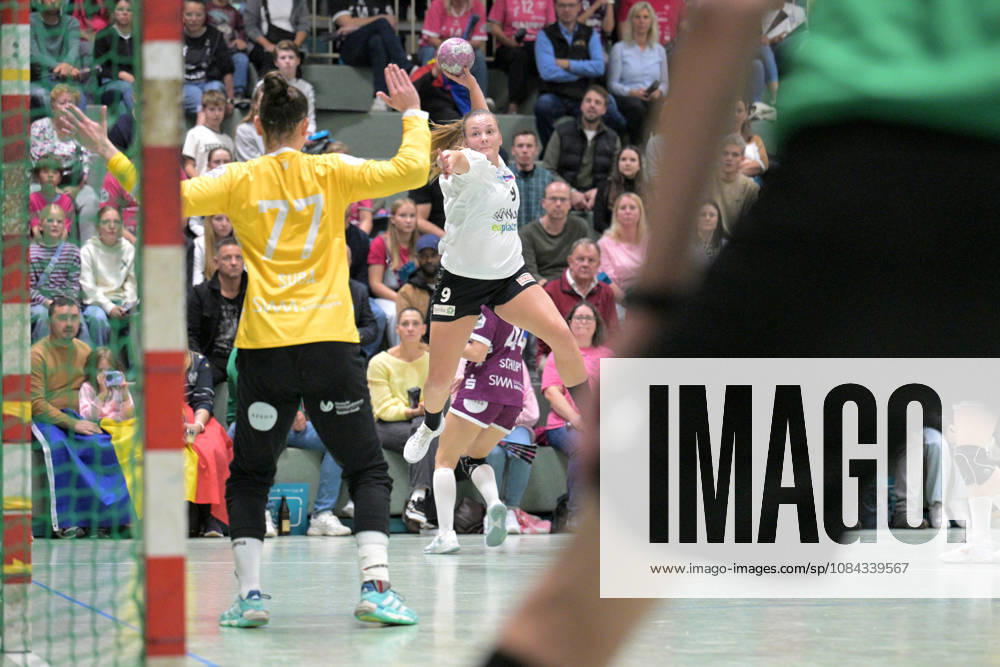Sarah Dekker (SCM Ramnicu Valcea), No. 09, taking a shot on goal against Sara Suba (TusSies Metzingen), No. 77, in goal; TusSies Metzingen vs. SCM Ramnicu Valcea, Handball, EHF, Europa League Qualification Second Leg, 2026–2027 Season, October 10, 2026, TusSies Metzingen vs. SCM Ramnicu Valcea, Handball, EHF, Europa League Qualification Second Leg, 2026–2027 Season, October 10, 2026, Metzingen