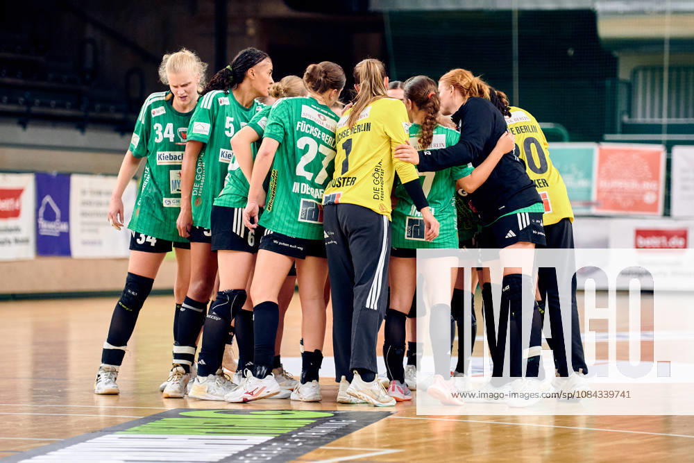 Fuechse Berlin celebrate a draw, GER, Women s Handball Bundesliga 2, Fuechse Berlin vs. SG Nürtingen-Zizishausen, 2026–27 season, Matchday 5, October 10, 2026, GER, Women’s Handball Bundesliga 2, Füchse Berlin vs. SG Nürtingen-Zizishausen, 2026–27 season, Matchday 5, October 10, 2026, Berlin
