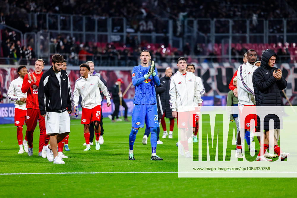 Maarten Vandevoordt, RB Leipzig, 26, and the team celebrating after the victory, final score 6–0, GER, RB Leipzig vs. Eintracht Frankfurt, soccer, Bundesliga 1 Men, Matchday 5, 2026–2027 season, October 10, 2026 DFL regulations prohibit any use of photographs as image sequences and or quasi-video GER, RB Leipzig vs. Eintracht Frankfurt, soccer, 1st Bundesliga Men, Matchday 5, 2026–2027 season, October 10, 2026 Leipzig