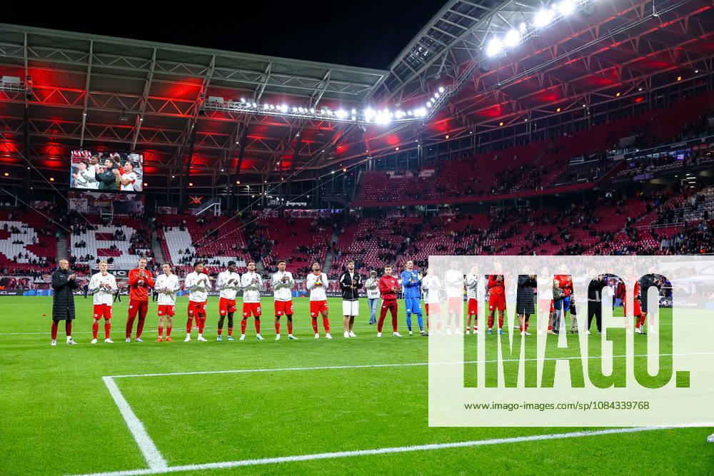 Christopher Nkunku s RB Leipzig team, 28 in front of the fan section, celebrating after the victory, final score 6–0, GER, RB Leipzig vs. Eintracht Frankfurt, soccer, Men s Bundesliga 1, Matchday 5, 2026–2027 season, October 10, 2026 DFL regulations prohibit any use of photographs as image sequences and or quasi-video GER, RB Leipzig vs. Eintracht Frankfurt, soccer, 1st Bundesliga Men, Matchday 5, 2026–2027 season, October 10, 2026 Leipzig