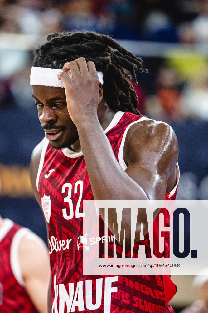 Rostock, Germany, October 10, 2026; easyCredit BBL 2026–2027, Matchday 5: Rostock Seawolves vs. Fitness First Würzburg Baskets. Pictured: Charles Thompson of the Fitness First Würzburg Baskets, looking dissatisfied on the court.