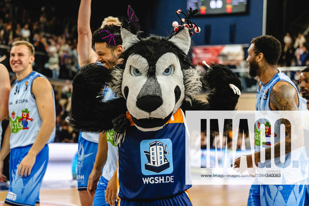 Rostock, Germany, October 10, 2026; easyCredit BBL 2026–2027, Matchday 5: Rostock Seawolves vs. Fitness First Würzburg Baskets. Pictured: Wolfi, the mascot, celebrating the home victory.