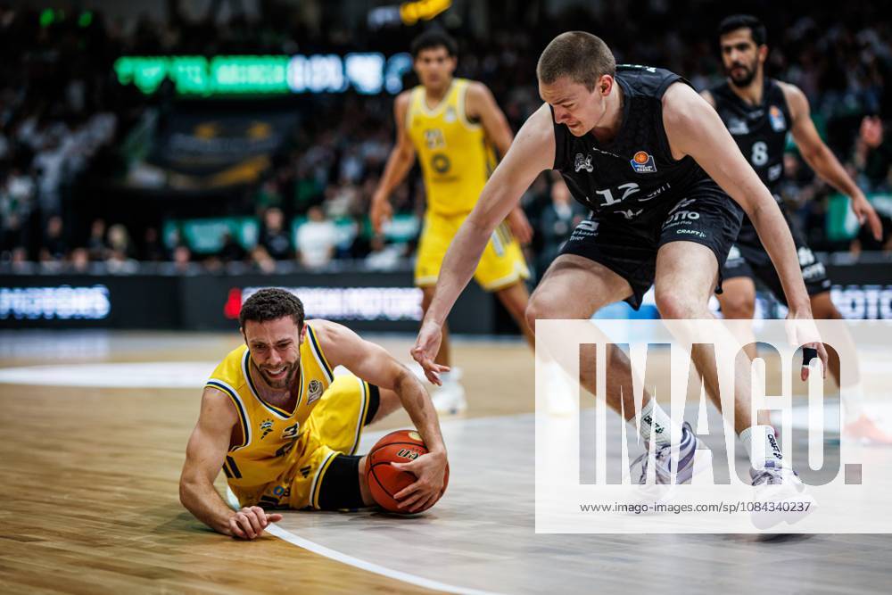 Jordan Ford of Alba Berlin goes head-to-head with Marten Linssen of the Gladiators Trier, Action: Vet Concept Gladiators Trier vs. Alba Berlin, Basketball, easyCredit BBL, Matchday 5, 2026–2027 Season, October 10, 2026, Vet Concept Gladiators Trier vs. Alba Berlin, Basketball, easyCredit BBL, Matchday 5, 2026–2027 season