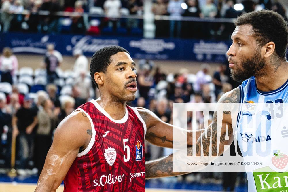 Rostock, Germany, October 10, 2026; easyCredit BBL 2026–2027, Matchday 5: Rostock Seawolves vs. Fitness First Würzburg Baskets. Pictured, from left: Kenny Dye of the Fitness First Würzburg Baskets and Todd Withers of the Rostock Seawolves after the game.