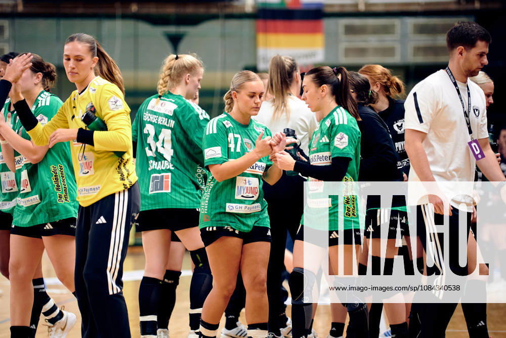 Fuechse Berlin, ANOUK NIEUWENWEG Fuechse Berlin, 47, DANIQUE TROOSTER Fuechse Berlin, 01, GER, 2 Women s Handball Bundesliga, Fuechse Berlin vs. SG Nürtingen-Zizishausen, 2026–27 season, Matchday 5, October 10, 2026 GER, Women s Handball Bundesliga 2, Fuechse Berlin vs. SG Nürtingen-Zizishausen, 2026–27 season, Matchday 5, October 10, 2026 Berlin