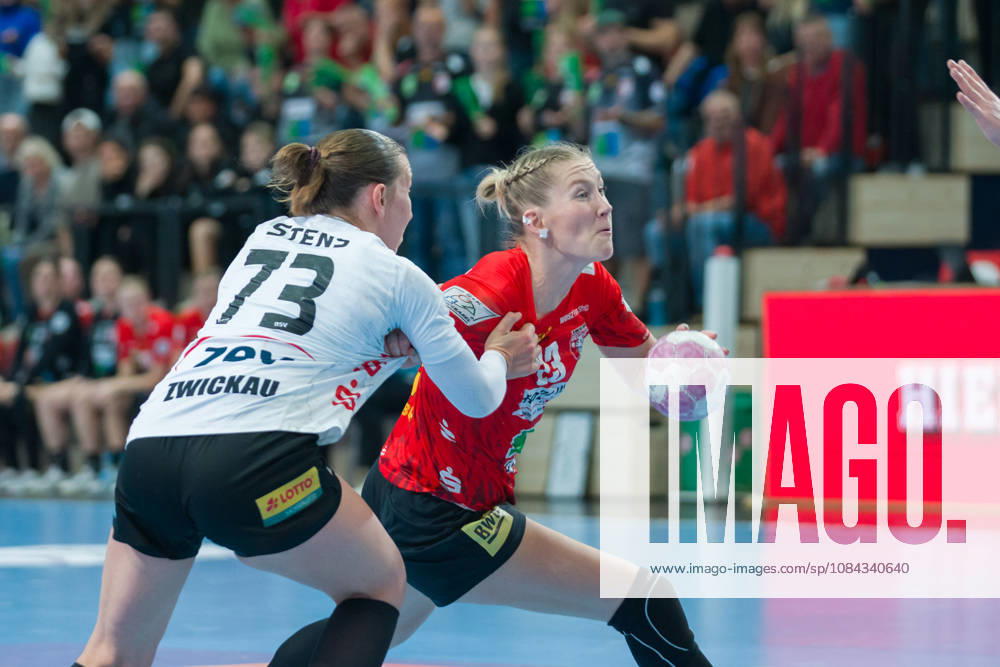 Zoe Stens (Zwickau), 73, Marie Polakova (Halle), 23, SV Union Halle Neustadt vs. BSV Sachsen Zwickau, Women s Handball Bundesliga, Bundesliga 1, Matchday 5, 2026–27 Season, October 10, 2026, Halle SWH Arena, Saxony-Anhalt, Germany