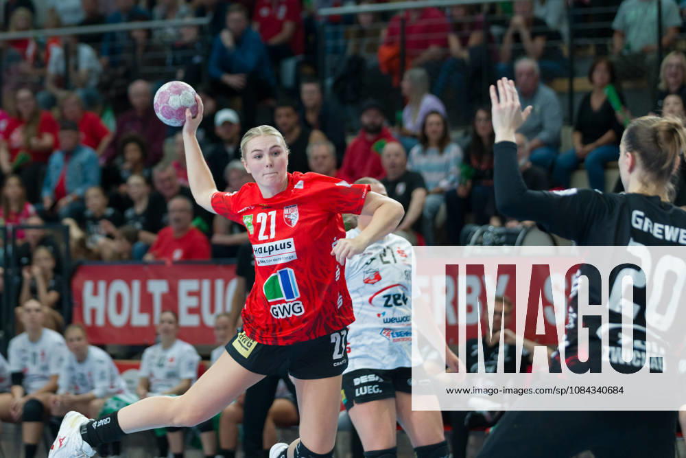 Lynn Holtmann Halle, 27, goalkeeper Katja Grewe Zwickau, 20, SV Union Halle Neustadt vs. BSV Sachsen Zwickau, Women’s Handball Bundesliga, 1st Bundesliga, Matchday 5, 2026–27 season, October 10, 2026, Halle SWH Arena, Saxony-Anhalt, Germany