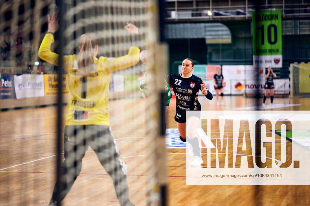 DANIQUE TROOSTER, Fuechse Berlin, 01; Maxime Luber, SG Nuertingen Zizishausen, 22; GER, Women s Handball Bundesliga 2, Fuechse Berlin vs. SG Nuertingen Zizishausen, 2026–27 season, Matchday 5, October 10, 2026 GER, Women’s Handball Bundesliga 2, Fuechse Berlin vs. SG Nuertingen Zizishausen, 2026–27 season, Matchday 5, October 10, 2026 Berlin