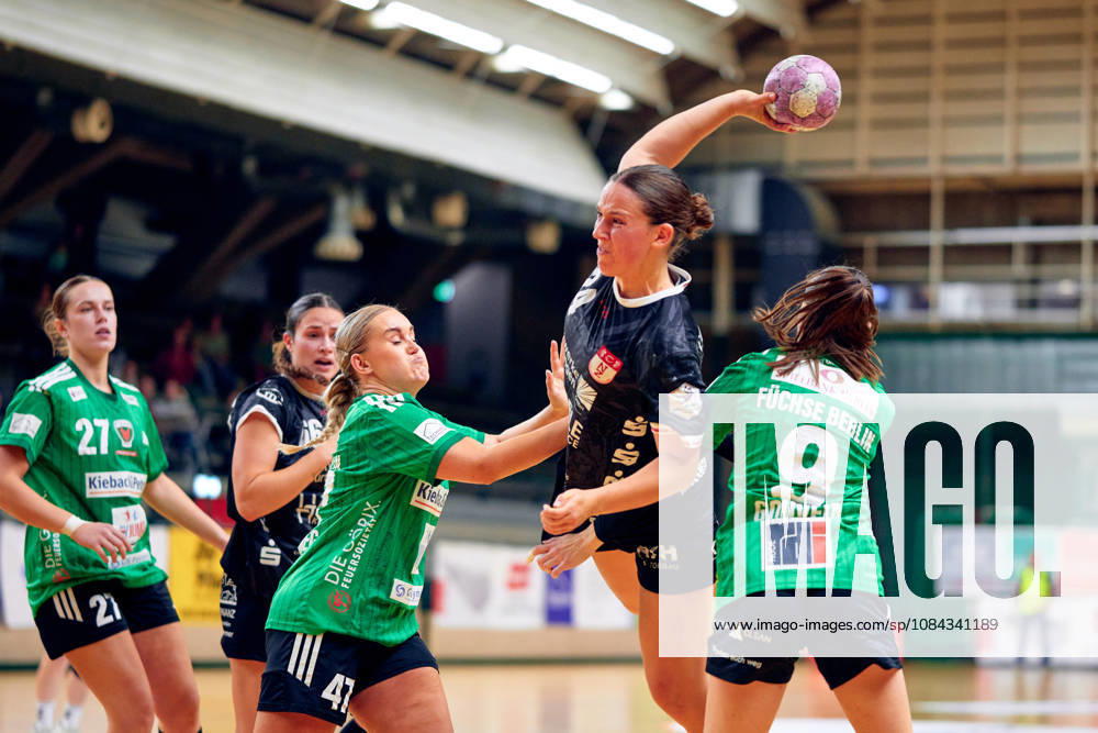 Lisa Fuchs, SG Nürtingen-Zizishausen, 24; ANOUK NIEUWENWEG, Füchse Berlin, 47; ANAIS GOUVEIA, Füchse Berlin, 09, GER, Women’s Handball Bundesliga 2, Fuechse Berlin vs. SG Nürtingen Zizishausen, 2026–27 season, Matchday 5, October 10, 2026, GER, Women’s Handball Bundesliga 2, Fuechse Berlin vs. SG Nuertingen Zizishausen, 2026–27 season, Matchday 5, October 10, 2026, Berlin
