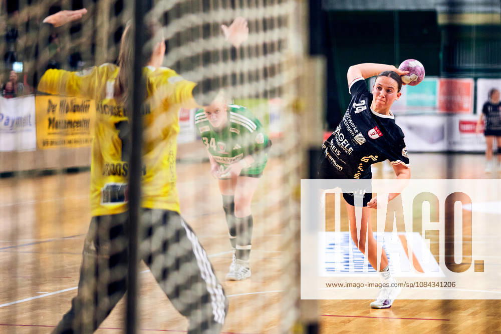 DANIQUE TROOSTER, Fuechse Berlin, 01; Lisa Fuchs, SG Nürtingen-Zizishausen, 24; GER, Women s Handball Bundesliga 2, Fuechse Berlin vs. SG Nürtingen-Zizishausen, 2026–27 season, Matchday 5, October 10, 2026 GER, Women s Handball Bundesliga 2, Fuechse Berlin vs. SG Nuertingen Zizishausen, 2026–27 season, Matchday 5, October 10, 2026 Berlin