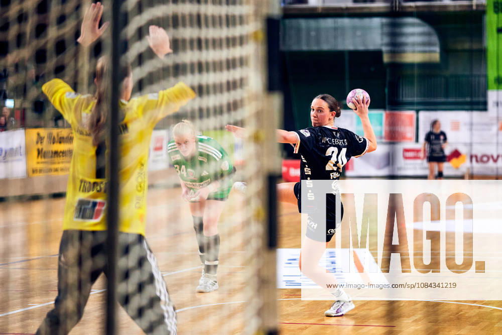 DANIQUE TROOSTER, Fuechse Berlin, 01; Lisa Fuchs, SG Nürtingen-Zizishausen, 24; GER, Women s Handball Bundesliga 2, Fuechse Berlin vs. SG Nürtingen-Zizishausen, 2026–27 season, Matchday 5, October 10, 2026 GER, Women s Handball Bundesliga 2, Fuechse Berlin vs. SG Nuertingen Zizishausen, 2026–27 season, Matchday 5, October 10, 2026 Berlin