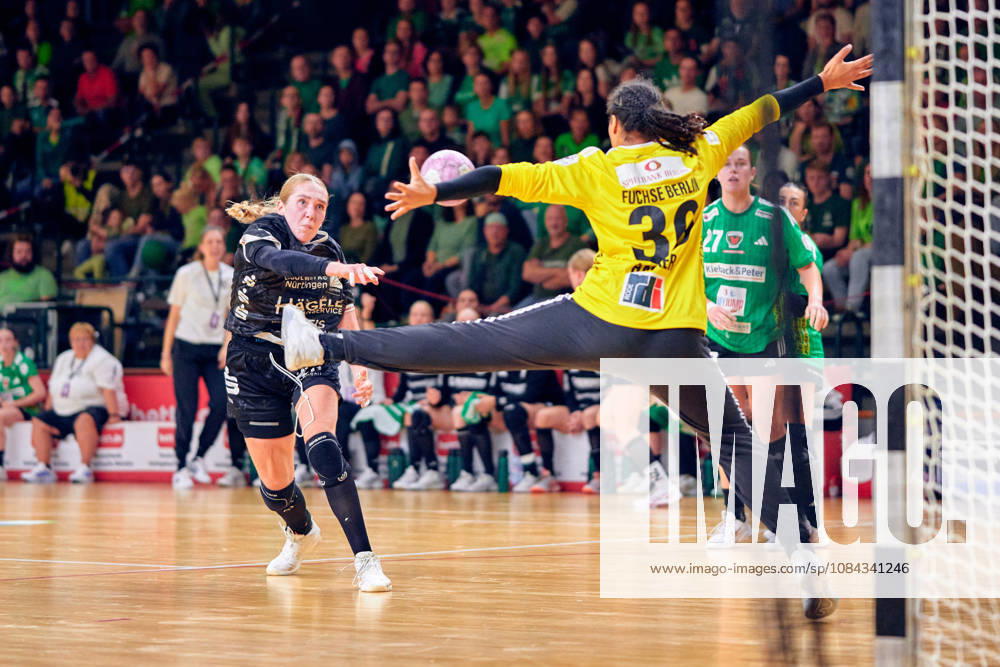 Nora Erhardt, SG Nürtingen-Zizishausen, 14, MERCY HACKER, Füchse Berlin, 30, GER, Women s Handball Bundesliga 2, Füchse Berlin vs. SG Nürtingen-Zizishausen, 2026–27 season, Matchday 5, October 10, 2026 GER, Women s Handball Bundesliga 2, Fuechse Berlin vs. SG Nuertingen Zizishausen, 2026–27 season, Matchday 5, October 10, 2026 Berlin