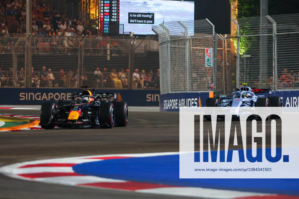 Formula 1 Singapore Grand Prix SINGAPORE - OCTOBER 10: Red Bull s driver Max Verstappen (L) during the Qualifying Session at the Formula One Grand Prix of Singapore, at the Marina Bay Street Circuit in Singapore, on October 10, 2026. Daniel Ceng Anadolu Singapore Singapore. Editorial use only. Please get in touch for any other usage.