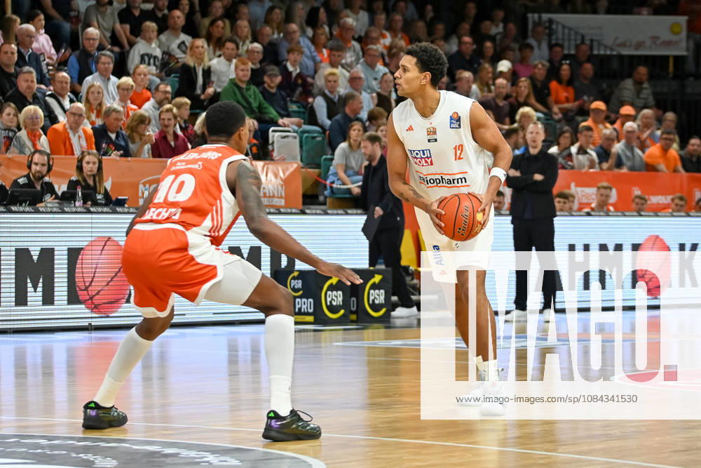 Micael Rataj (ratiopharm Ulm), 12 with the ball against Justin Edler Davies (RASTA Vechta), 10 RASTA Vechta vs. ratiopharm Ulm, easyCredit Basketball Bundesliga, Matchday 5, 2026–2027 season, October 10, 2026, RASTA Vechta vs. ratiopharm Ulm, easyCredit Basketball Bundesliga, Matchday 5, 2026–2027 season, October 10, 2026, Vechta