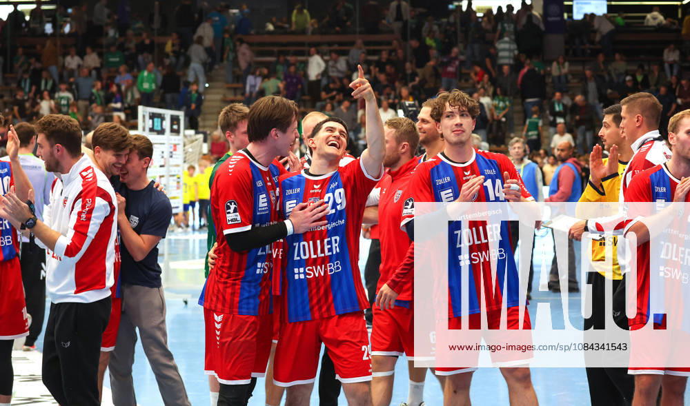 Germany, Göppingen, Opel HBL Bundesliga Handball, FRISCH AUF Göppingen vs. SG BBM Bietigheim, Bietigheim celebrating, Moritz Strosack (BBM) in the center