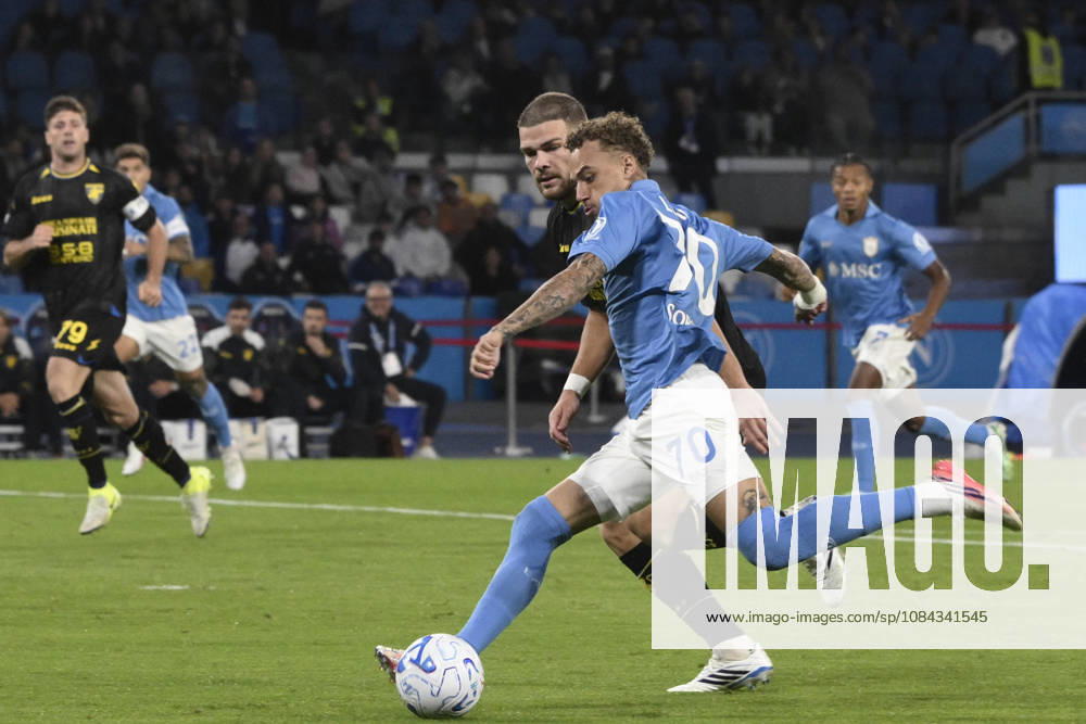 Napoli s forward Noa Lang in action during the Italian Serie A soccer match SSC Napoli vs Frosinone Calcio at Diego Armando Maradona Stadium in Naples, Italy, 10 October 2026.ANSA CIRO FUSCO. Serie A - SSC Napoli Vs Frosinone Calcio - ZUMAa110 20261010_zaf_a110_051