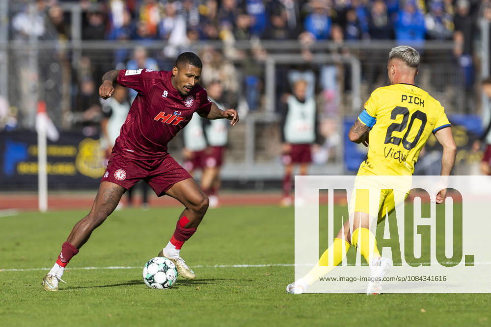 3rd Division, Fortuna Cologne 1 FC Saarbrücken 10 10 2026 Florian Heister Fortuna Cologne, 17, Florian Pick, 1 FC Saarbrücken, October 20, 2026, 3rd Division, Fortuna Cologne vs. 1 FC Saarbrücken, Matchday 8, on October 10, 2026, Südstadion, Cologne. DFB regulations prohibit any use of photographs as image sequences and or quasi-video.