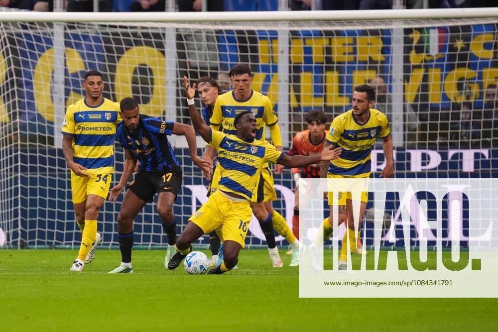 SOCCER - Serie A - Inter - FC Internazionale vs. Parma Calcio Photo by IPA ABACAPRESS.COM89514940 - During the Italian Serie A soccer match between FC Internazionale and Parma Calcio 1913 at the Giuseppe Meazza Stadium in Milan on October 10, 2026. Milan Italy