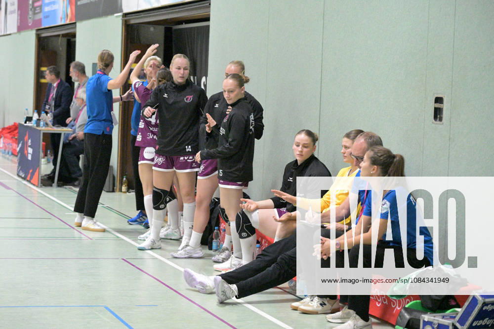 Disappointment among the TusSies players following their 28–29 loss in the second leg of the second round of the EHF Europa League qualifiers: TusSies Metzingen vs. SCM Ramnicu Valcea, Handball, EHF, Europa League Qualification Second Leg, 2026–2027 Season, October 10, 2026, TusSies Metzingen vs. SCM Ramnicu Valcea, Handball, EHF, Europa League Qualifying Round 2 Second Leg, 2026–2027 Season, October 10, 2026, Metzingen