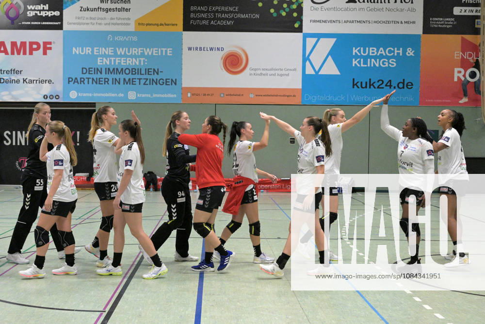 The SCM Ramnicu Valcea players high-five each other after the game: TusSies Metzingen vs. SCM Ramnicu Valcea, Handball, EHF, Europa League Qualification Second Leg, 2026–2027 Season, October 10, 2026, TusSies Metzingen vs. SCM Ramnicu Valcea, Handball, EHF, Europa League Qualification Second Leg, 2026–2027 Season, October 10, 2026, Metzingen
