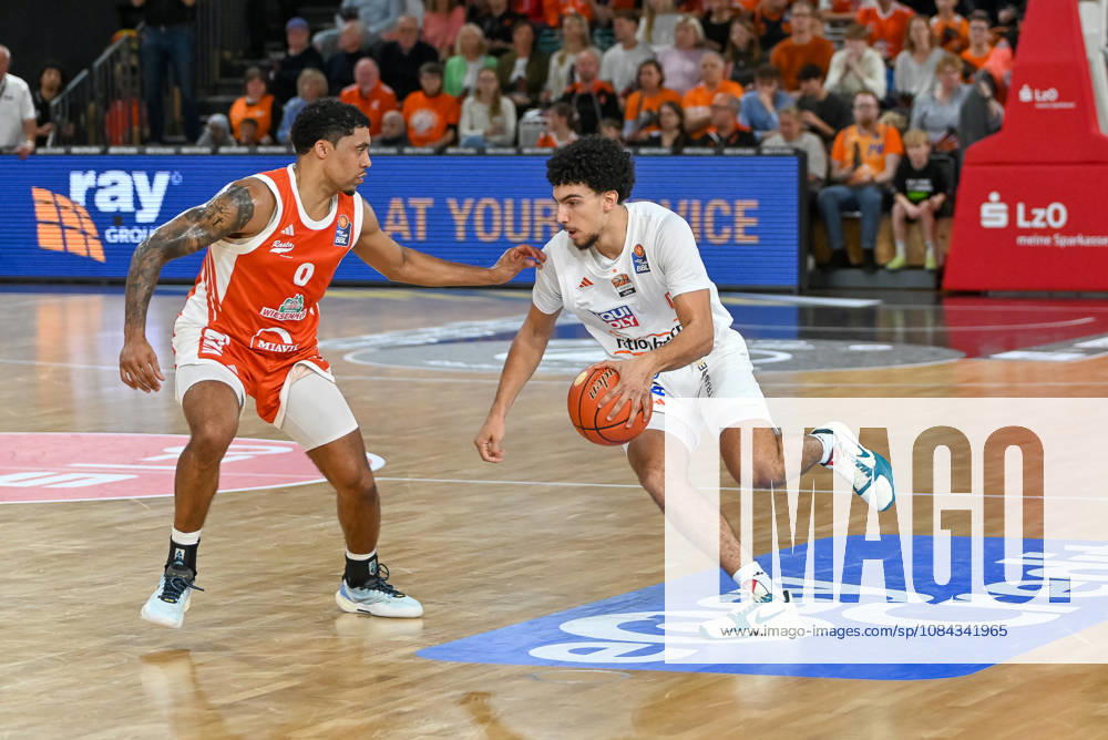 Adam Atamna (ratiopharm Ulm), 00 with the ball against Dmitrik Trice (RASTA Vechta), 00 RASTA Vechta vs. ratiopharm Ulm, easyCredit Basketball Bundesliga, Matchday 5, 2026–2027 season, October 10, 2026, RASTA Vechta vs. ratiopharm Ulm, easyCredit Basketball Bundesliga, Matchday 5, 2026–2027 season, October 10, 2026, Vechta