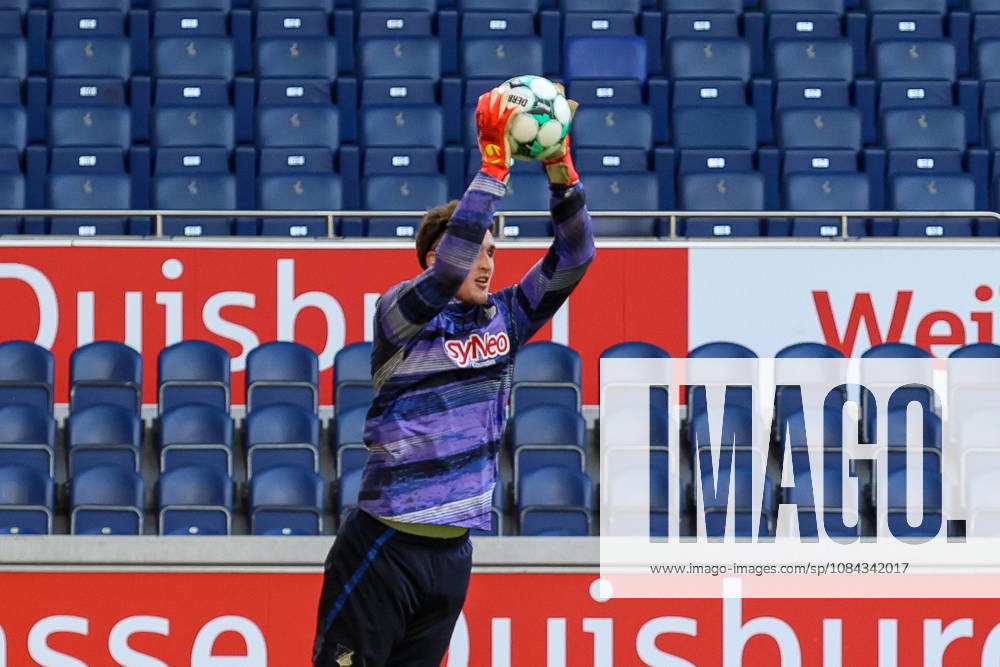 Germany, Soccer, Men s, 3rd Division, 2026–2027 Season, MSV Duisburg vs. TSG Hoffenheim II, Lukas Petersson of TSG II in action with the ball, individual play