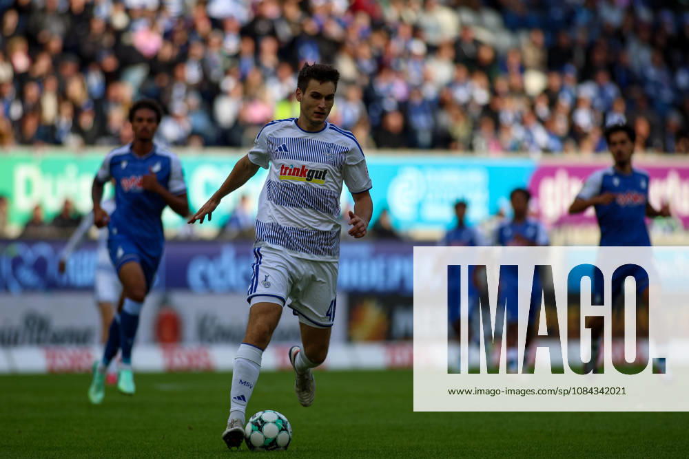 Germany, Soccer, Men s, 3rd Division, 2026–2027 Season, MSV Duisburg vs. TSG Hoffenheim II, Martin Ens of MSV in action with the ball, individual play