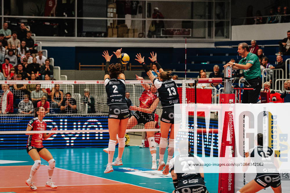 In the photo: Raeven Chase (2), Dresdner SC, and Lena Kindermann (13), Dresdner SC, successfully block the ball. October 10, 2026, Dresdner SC vs. Allianz MTV Stuttgart, DEKRA 1st Bundesliga Women, Volleyball, Germany, Dresden, Cyberport Arena