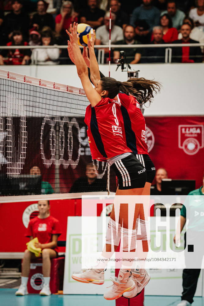 Pictured: a successful block by Anna Koulberg 9, MTV Stuttgart 10 10 2026, Dresdner SC Allianz MTV Stuttgart, DEKRA 1 Bundesliga Women, Volleyball, Germany, Dresden, Cyberport Arena