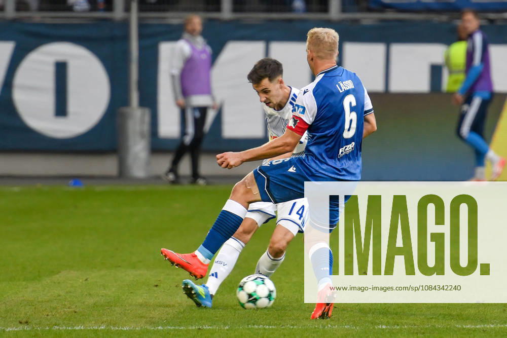 V li in a one-on-one duel: Conor Noß (Noss), Duisburg 14; Valentin Lässig (Laessig), Hoffenheim 6; 10; 10; 2026 ¢ Soccer ¢ MSV Duisburg vs. TSG 1899 Hoffenheim II, Schauinsland Reisen Arena, Duisburg, DFB DFL REGULATIONS PROHIBIT ANY USE OF PHOTOGRAPHS AS IMAGE SEQUENCES AND OR QUASI-VIDEO NRW Germany