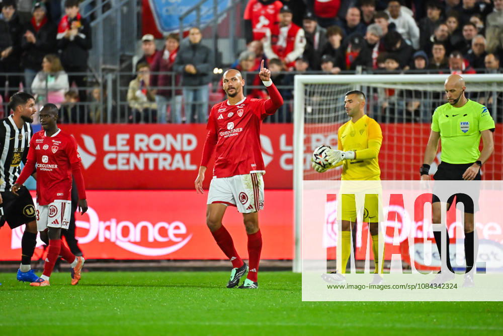Stade Brestois 29 v Angers SCO - Ligue 1 McDonald s 2026 2027 Eric Wattellier referee , Anthony LOPES and Ludovic AJORQUE of Brest celebrate after scores during Ligue 1 McDonald s match between Brest and Angers at Stade Francis-Le Ble on October 10, 2026 in Brest, France. Brest France