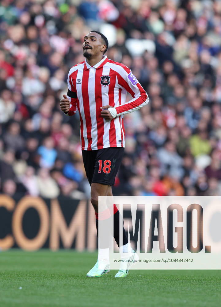 Sunderland, England, 10th October 2026. Wilson Isidor of Sunderland during the Sunderland vs Brighton and Hove Albion Premier League match at the Stadium Of Light, Sunderland. Picture credit should read: Nigel Roddis Sportimage . SPI_047_NR_SUND_BRIG SPI-5059-0047